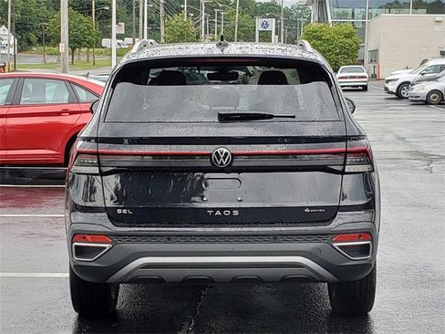 New 2025 Volkswagen Taos SEL image 4