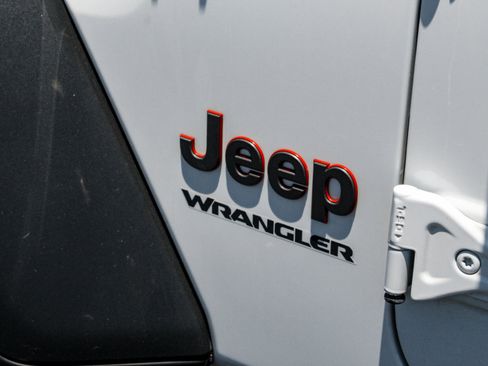 Used 2021 Jeep Wrangler Rubicon AWD/4WD image 8
