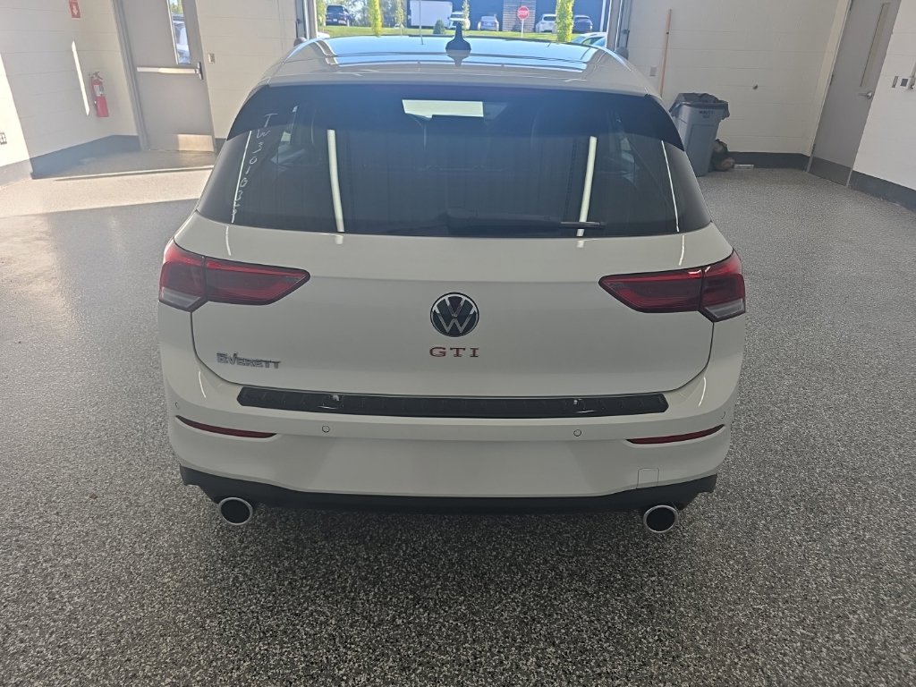 New 2026 Volkswagen GTI SE FWD image 4