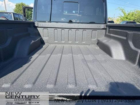 New 2025 Jeep Gladiator Sport AWD/4WD image 12
