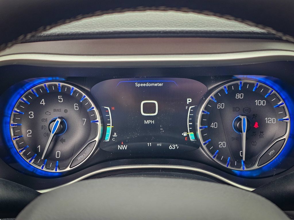 New 2027 Chrysler Pacifica Select AWD/4WD image 17
