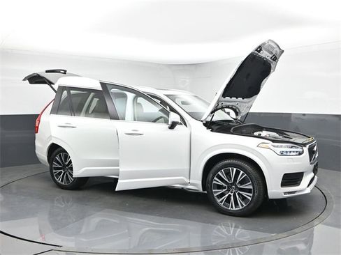 Used 2022 Volvo XC90 T6 Momentum w/ Climate Package image 53