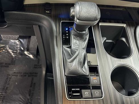 Certified 2021 Toyota Sienna Platinum image 22