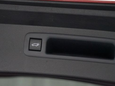 Certified 2025 Toyota Highlander XLE AWD/4WD image 36