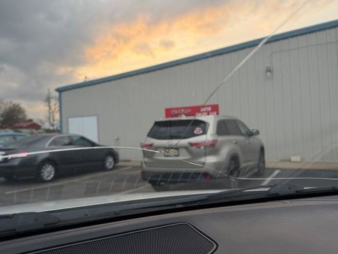 Used 2017 MAZDA MAZDA3 Touring image 12