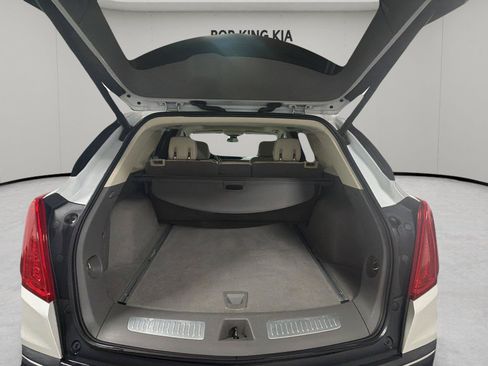 Used 2017 Cadillac XT5 Premium Luxury FWD image 12