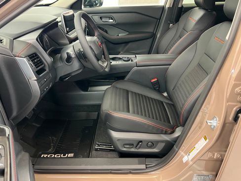New 2026 Nissan Rogue SV AWD/4WD image 17