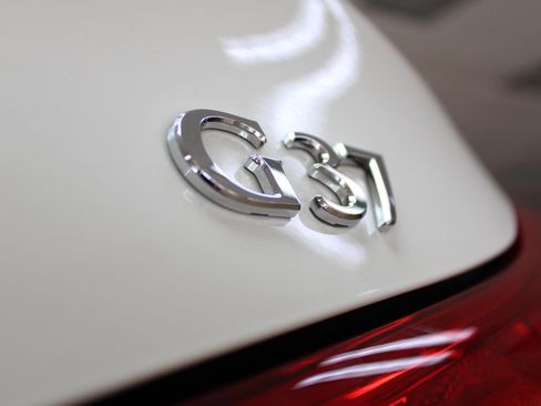 Used 2010 INFINITI G37 Sport w/ Premium Pkg image 29