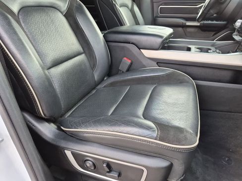 Used 2019 RAM 1500 Laramie w/ Sport Appearance Package AWD/4WD image 21