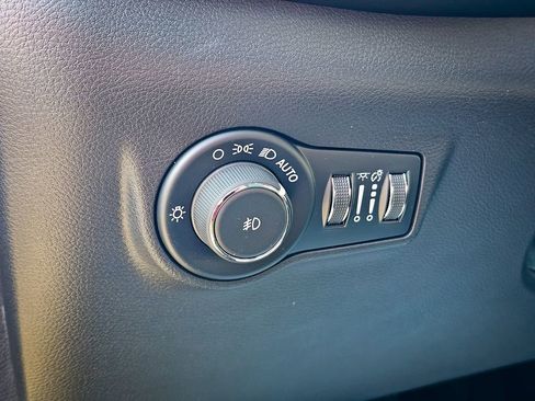 Certified 2024 Jeep Compass Latitude image 13