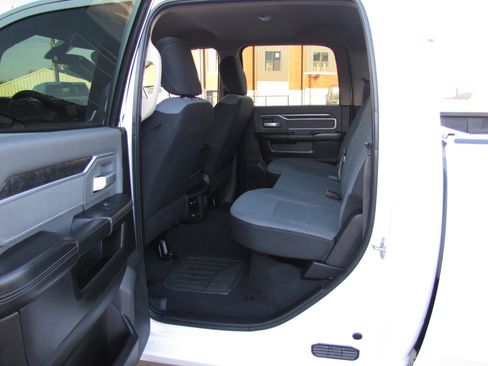 Used 2019 RAM 2500 Big Horn image 9