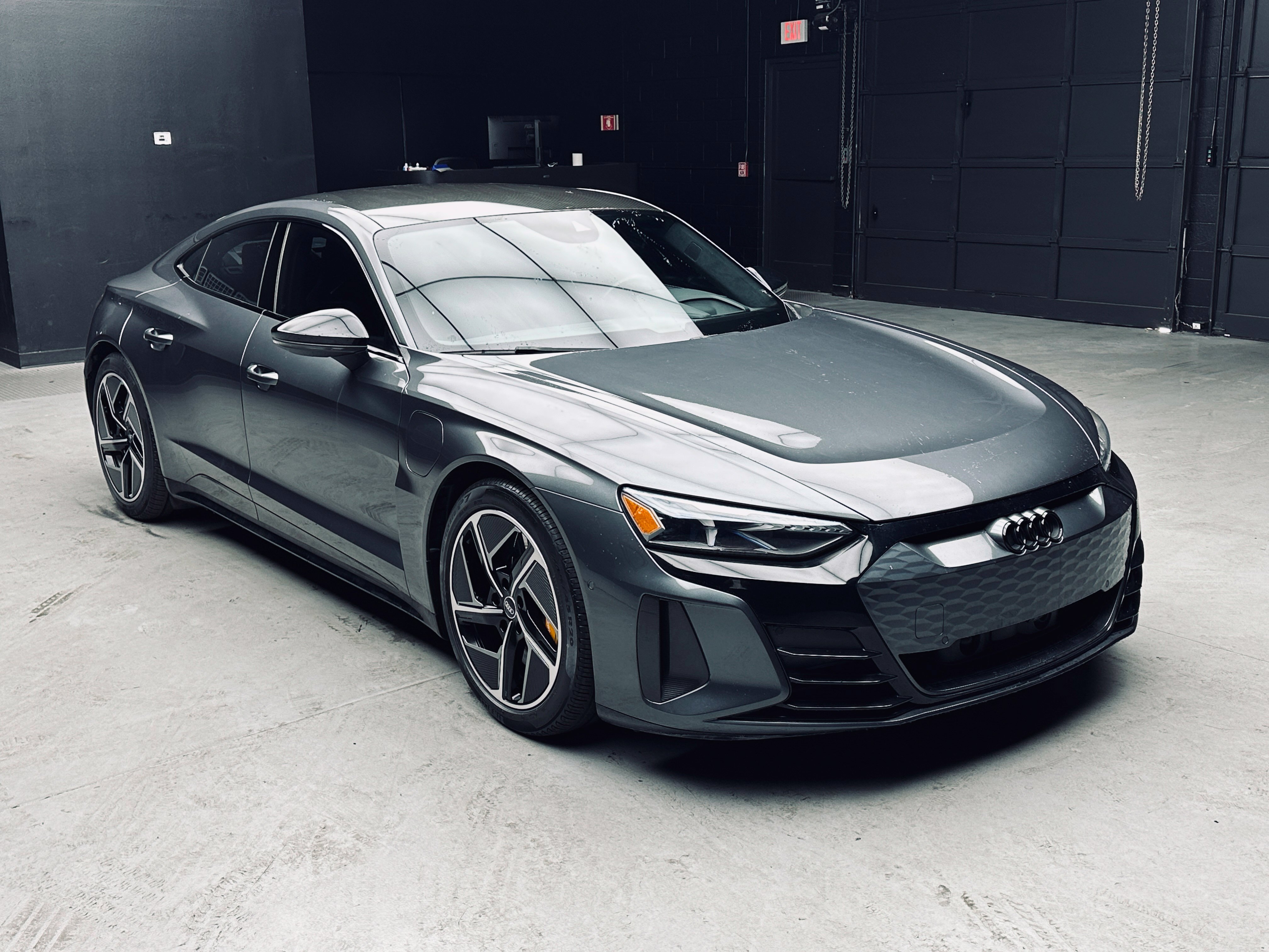 Used 2023 Audi RS e-tron GT w/ Carbon Performance Package AWD/4WD image 9