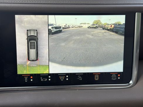 Used 2024 GMC Yukon Denali w/ Denali Reserve Package AWD/4WD image 14