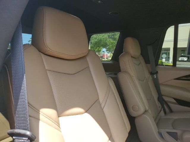 Used 2020 Cadillac Escalade Platinum AWD/4WD image 25