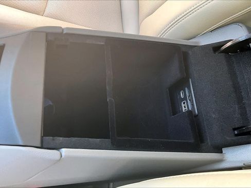 Used 2024 Cadillac XT6 Premium Luxury FWD image 35