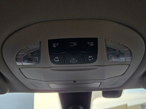 Used 2019 Chrysler Pacifica Touring-L FWD image 40