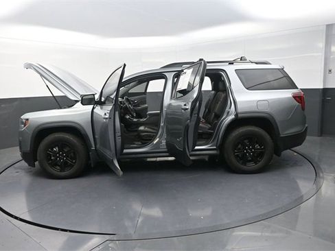 Used 2023 GMC Acadia AT4 w/ Technology Package image 28
