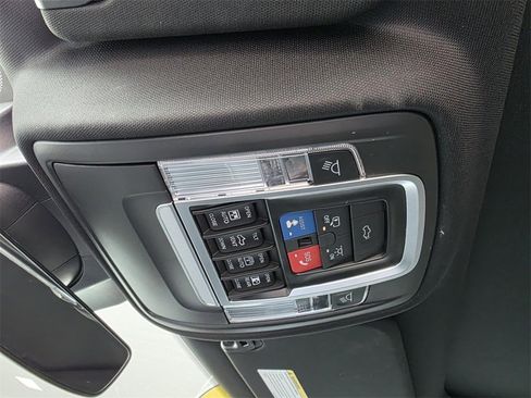 Used 2022 RAM 1500 Limited w/ Body Color Bumper Group image 27