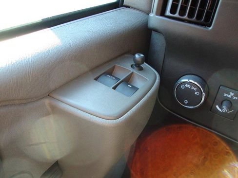 Used 2024 Chevrolet Express 2500 w/ Driver Convenience Package image 10