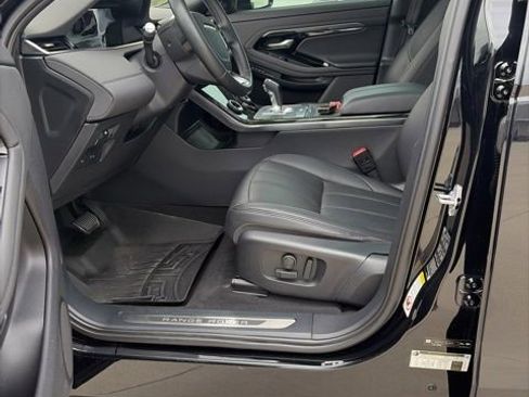 Used 2020 Land Rover Range Rover Evoque SE image 16
