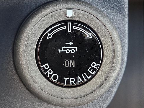 New 2025 Ford Expedition Active image 22