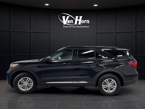 Used 2023 Ford Explorer XLT image 13