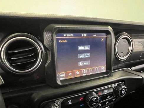 Used 2021 Jeep Wrangler Unlimited Sahara image 42