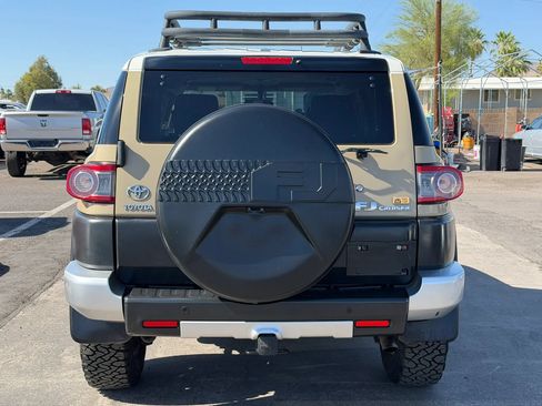 Used 2014 Toyota FJ Cruiser 4WD w/ Upgrade Package image 7