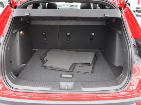 New 2026 Chevrolet Trax RS w/ Sunroof Package image 24