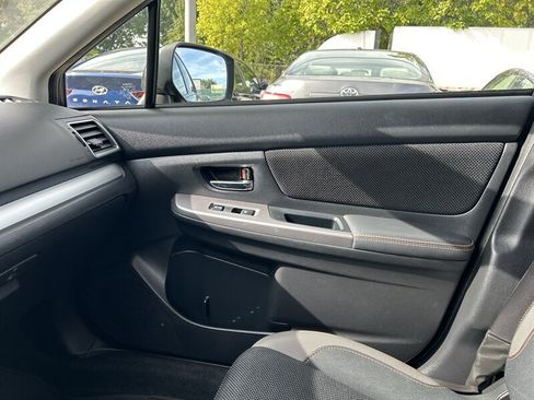 Used 2017 Subaru Crosstrek 2.0i Premium AWD/4WD image 12