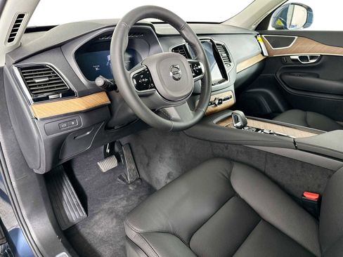 Certified 2025 Volvo XC90 T8 Plus w/ Protection Package Premier image 7