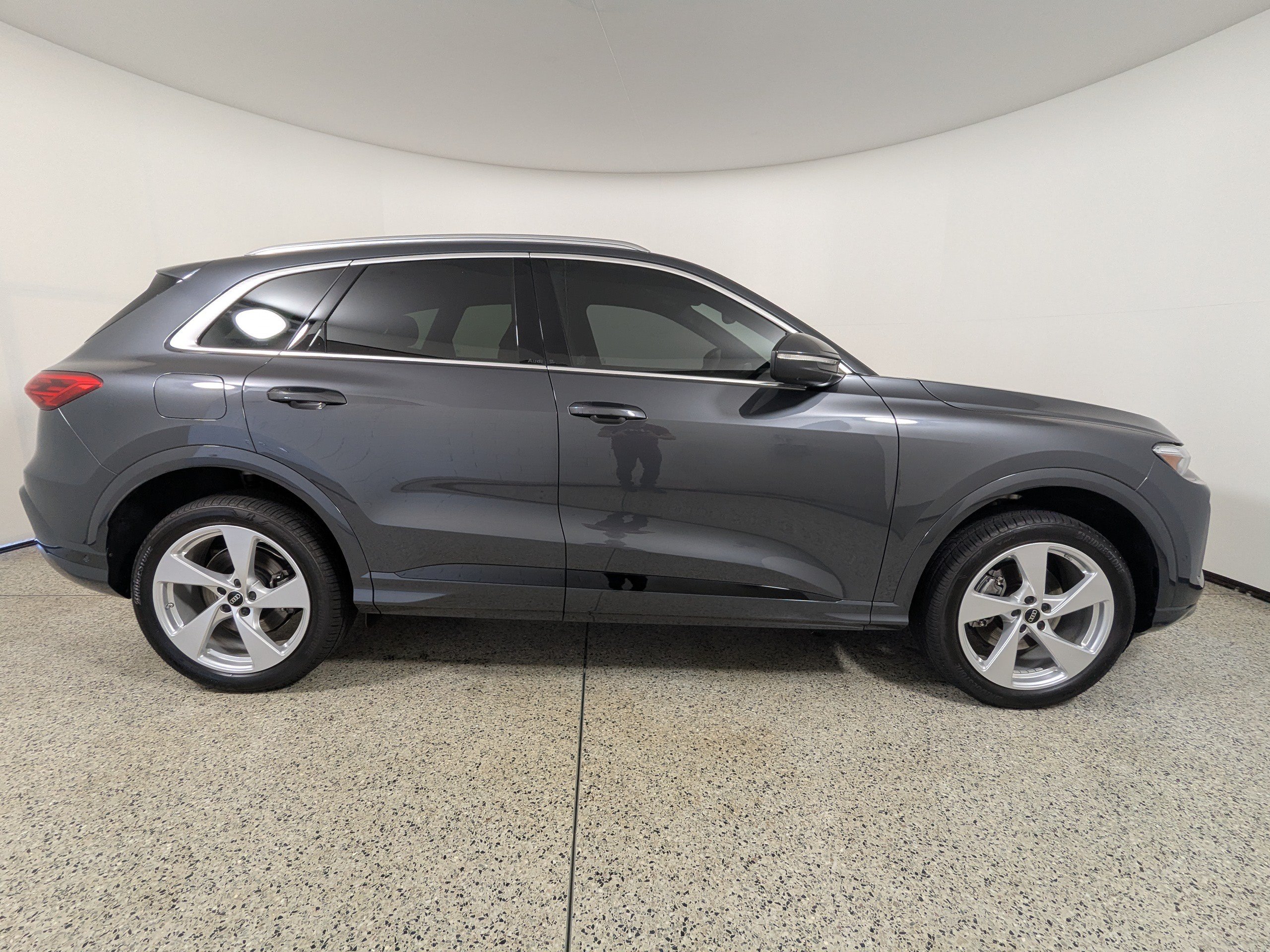Certified 2025 Audi Q5 Premium AWD/4WD image 8