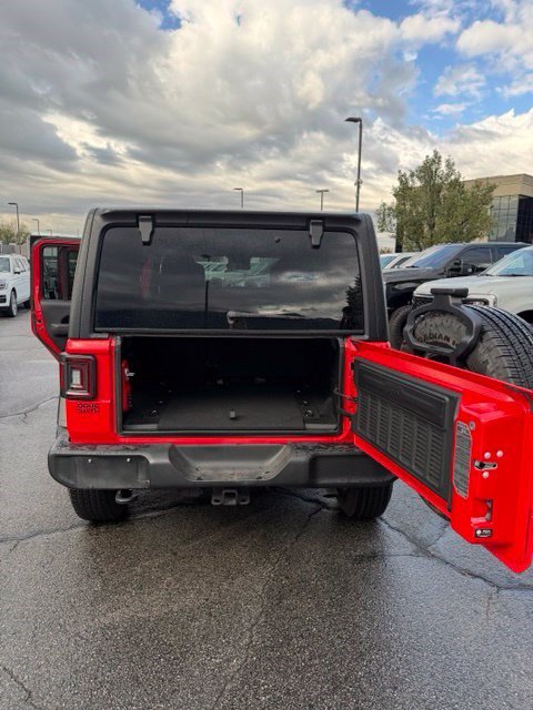 Used 2025 Jeep Wrangler Unlimited Sport AWD/4WD image 16