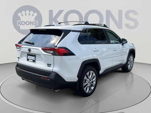 Used 2025 Toyota RAV4 XLE Premium w/ Weather Package AWD/4WD image 7