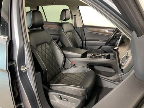 Used 2024 Volkswagen Atlas SEL Premium R-Line image 40