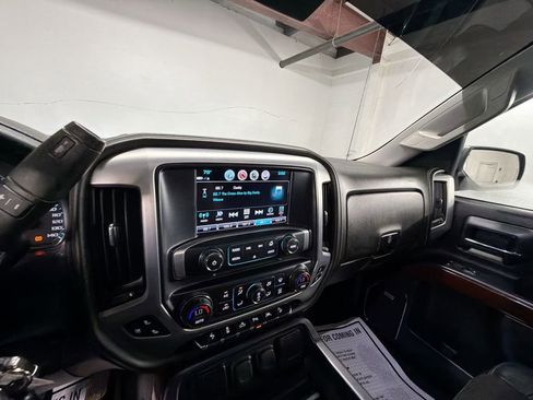 Used 2018 GMC Sierra 1500 SLT AWD/4WD image 16