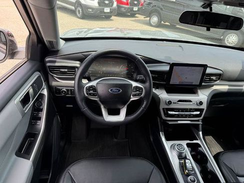 Certified 2023 Ford Explorer XLT w/ Equipment Group 202A AWD/4WD image 7