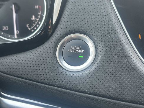 Certified 2025 Cadillac XT5 Premium Luxury image 17