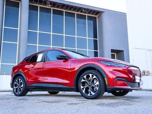 Used 2024 Ford Mustang Mach-E Select w/ Comfort Package Lite image 6