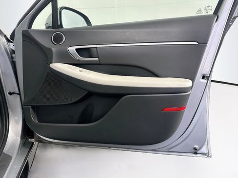 Used 2025 Hyundai Sonata SEL FWD image 32