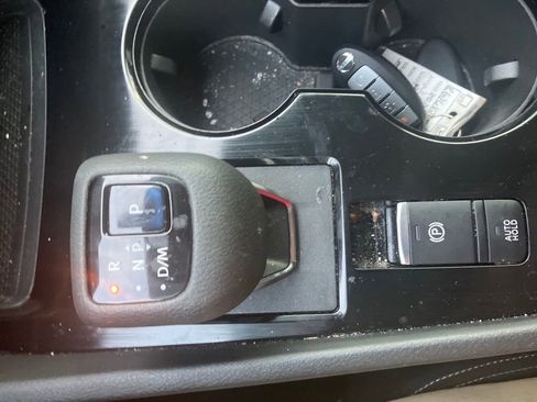 Used 2021 Nissan Rogue SV image 19