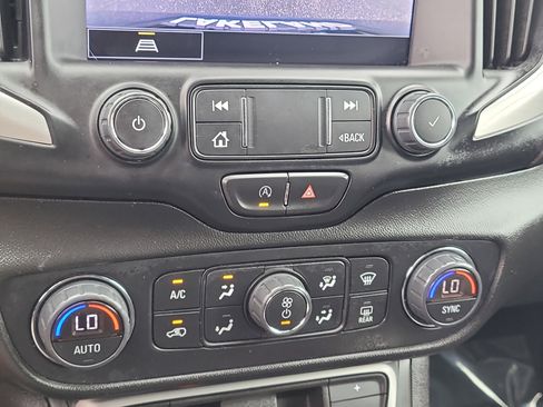 Used 2023 GMC Terrain SLT image 26