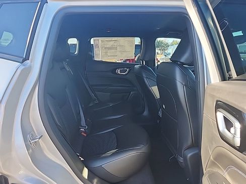 New 2026 Jeep Compass Latitude image 27