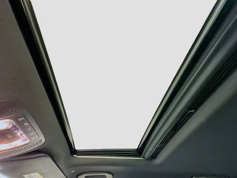 Certified 2021 Mercedes-Benz GLE 350 4MATIC image 28