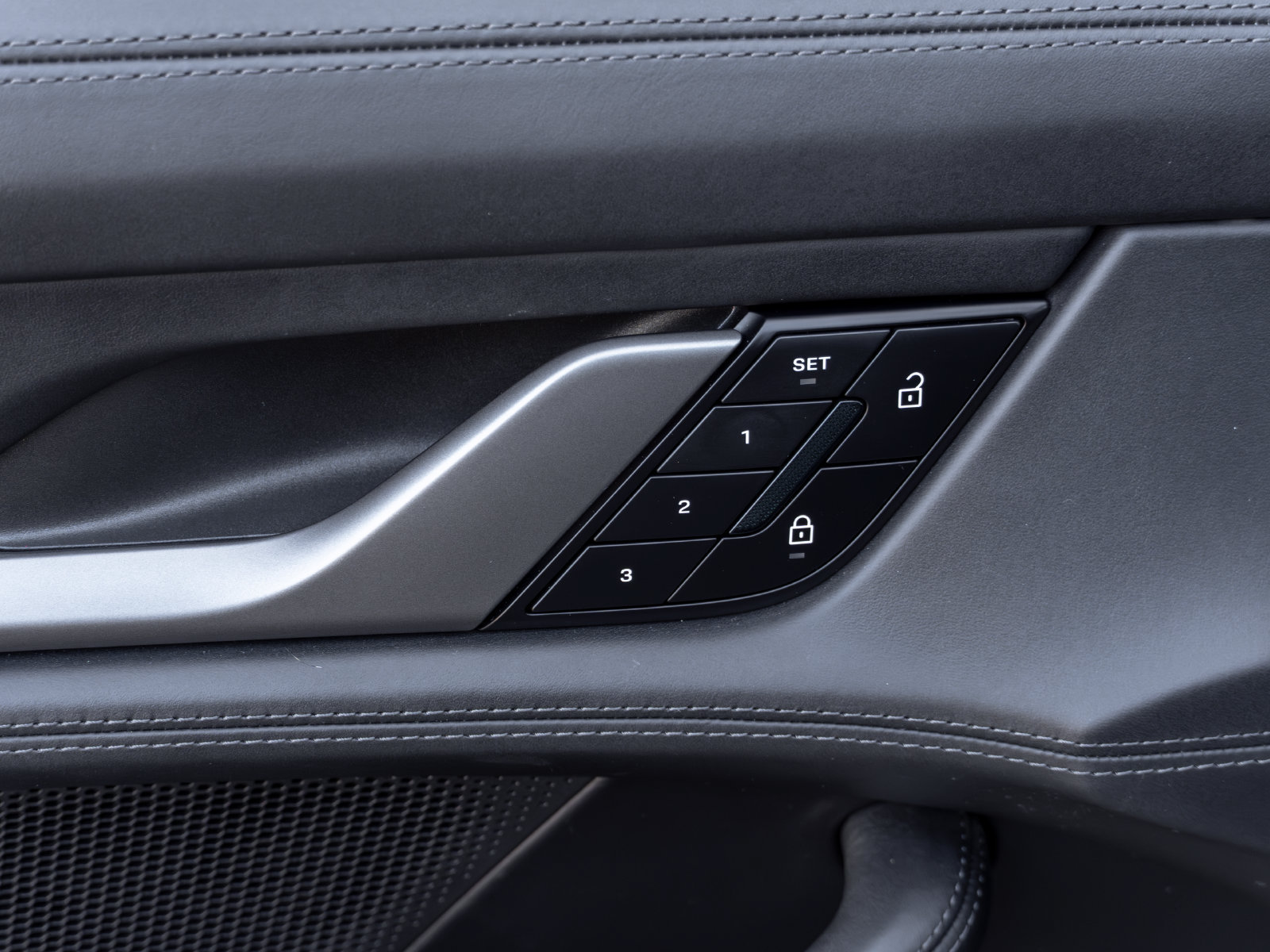 Certified 2022 Porsche Taycan Turbo AWD/4WD image 21
