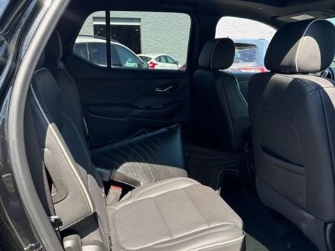 Used 2022 Chevrolet Traverse Premier w/ Redline Edition AWD/4WD image 6