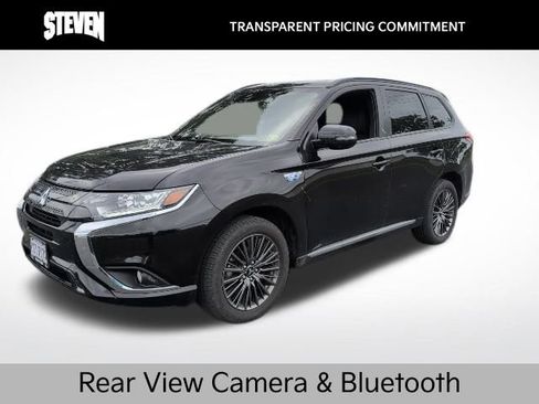 Used 2021 Mitsubishi Outlander LE image 1
