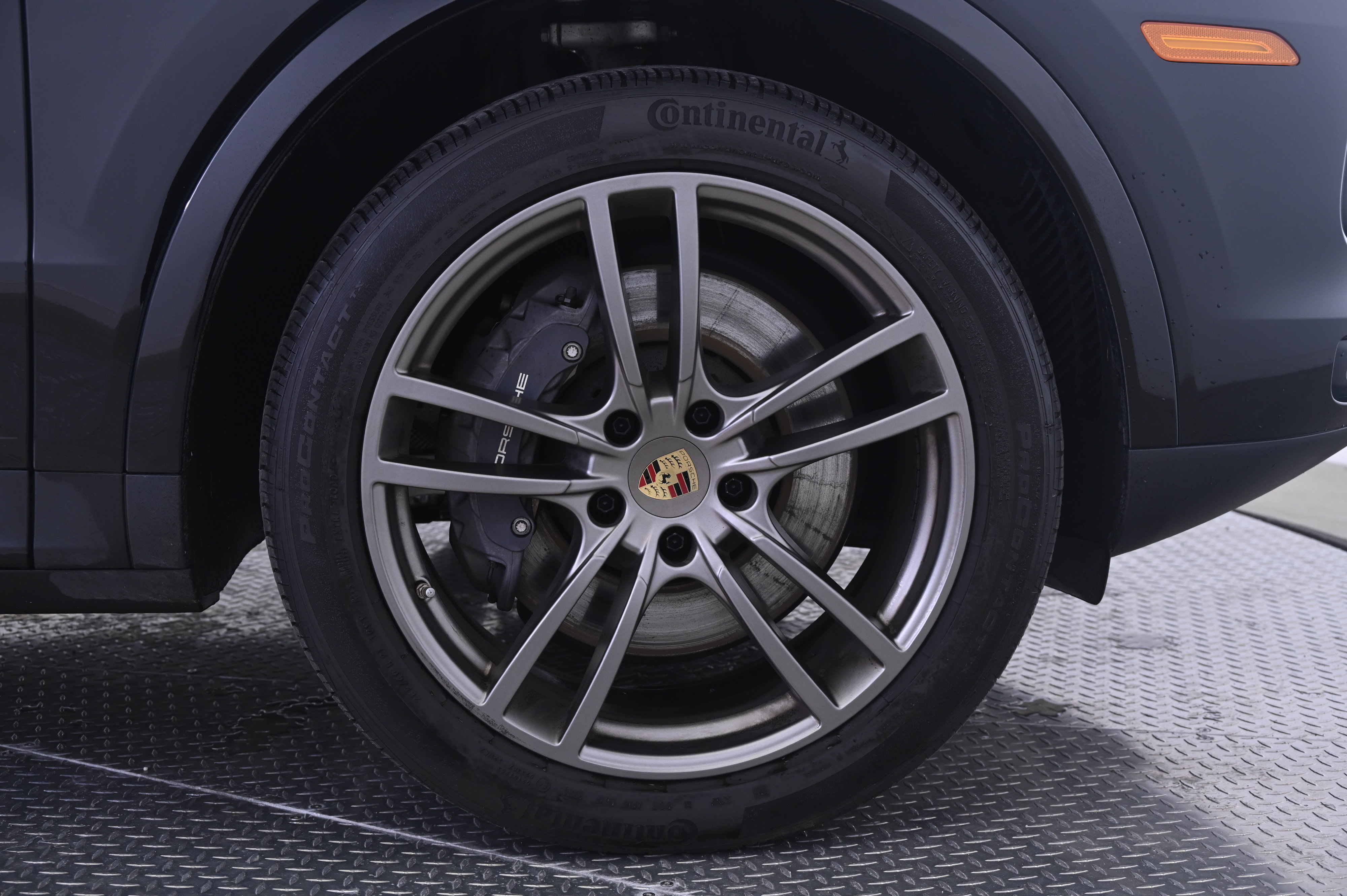 Certified 2023 Porsche Cayenne AWD/4WD image 14