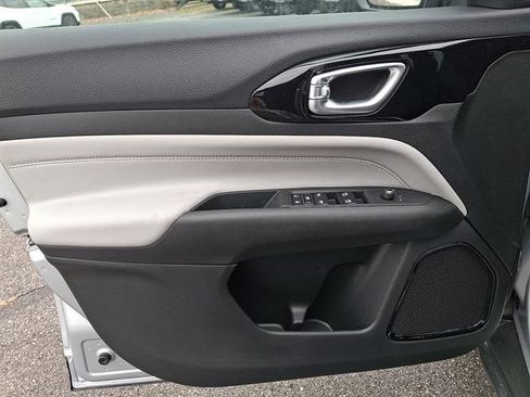 New 2026 Jeep Compass Limited image 9