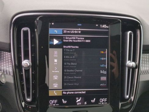 Used 2021 Volvo XC40 T5 R-Design image 24